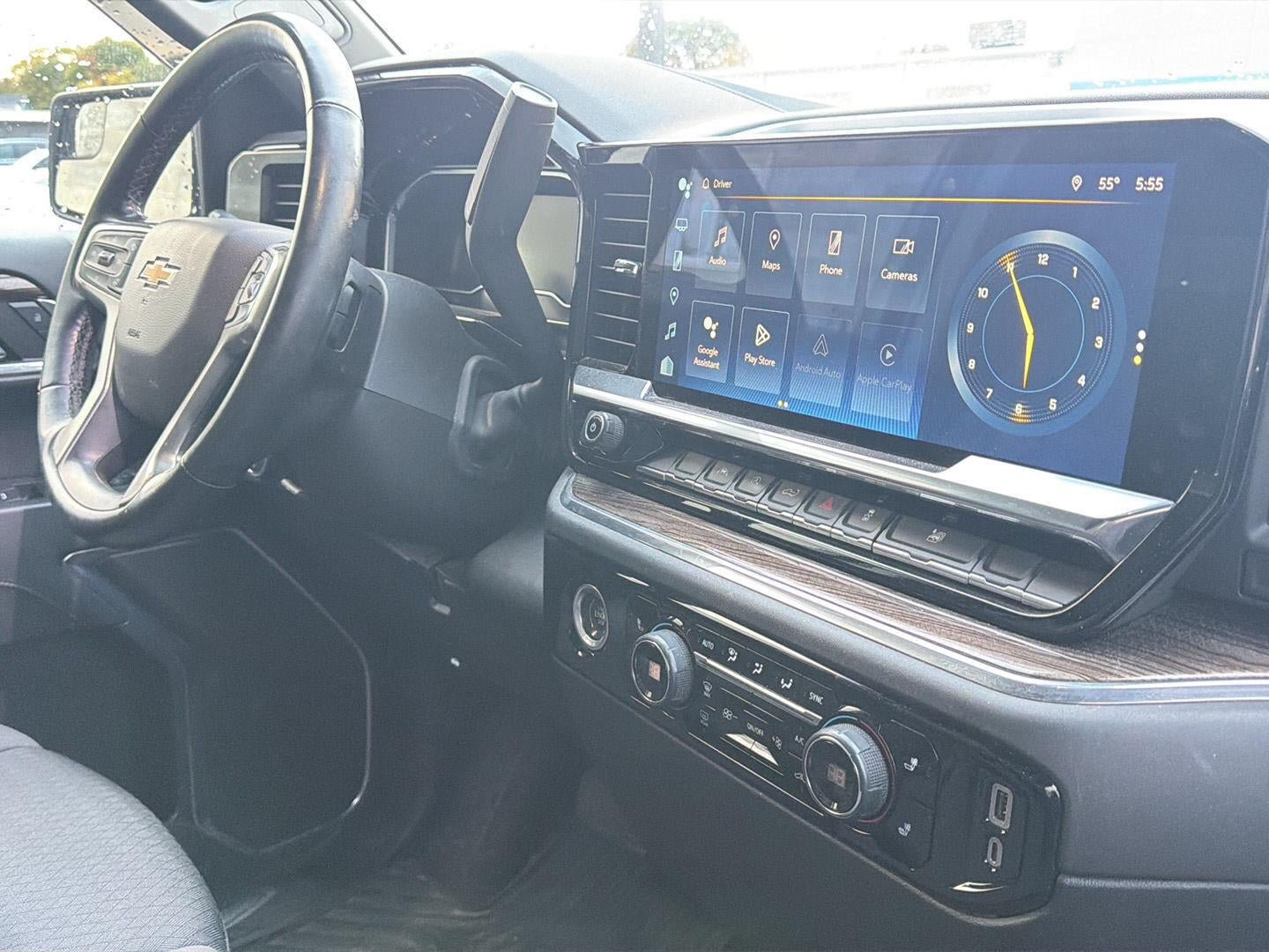 Used 2024 Chevrolet Silverado 1500 LT AWD/4WD image 10