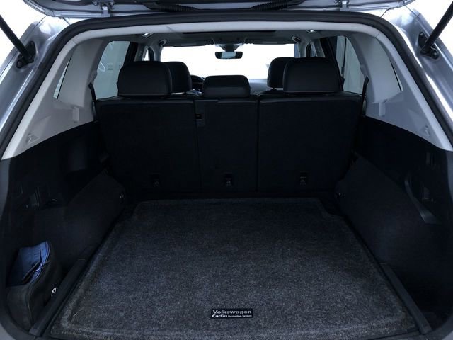 Used 2022 Volkswagen Tiguan SE image 32