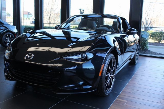 New 2025 MAZDA MX-5 Miata RF Grand Touring image 3