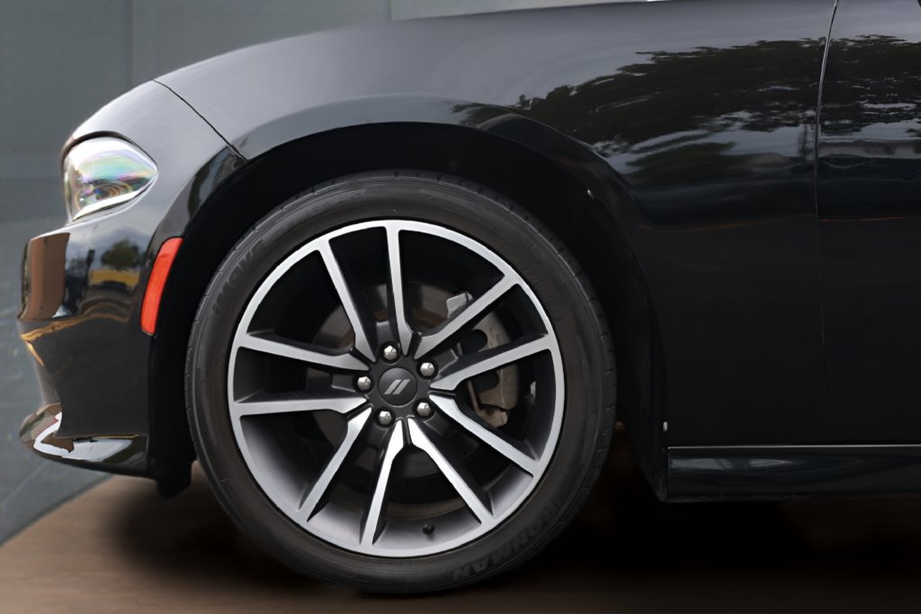 Used 2021 Dodge Charger R/T w/ Plus Group RWD image 7