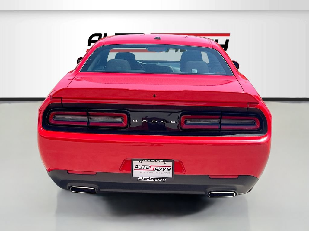 Used 2022 Dodge Challenger SXT RWD image 6