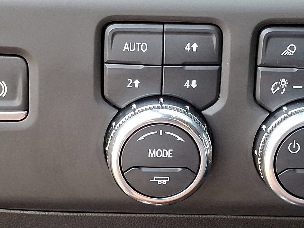 Used 2025 GMC Sierra 1500 AT4 w/ Technology Package AWD/4WD image 25