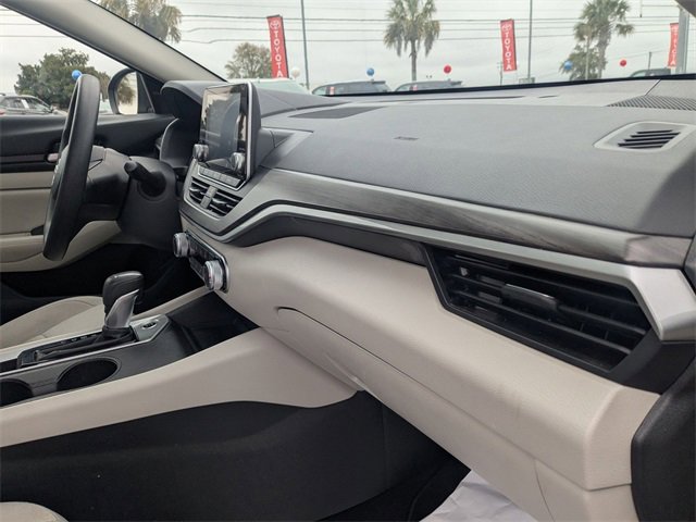 Used 2025 Nissan Altima 2.5 SV image 33
