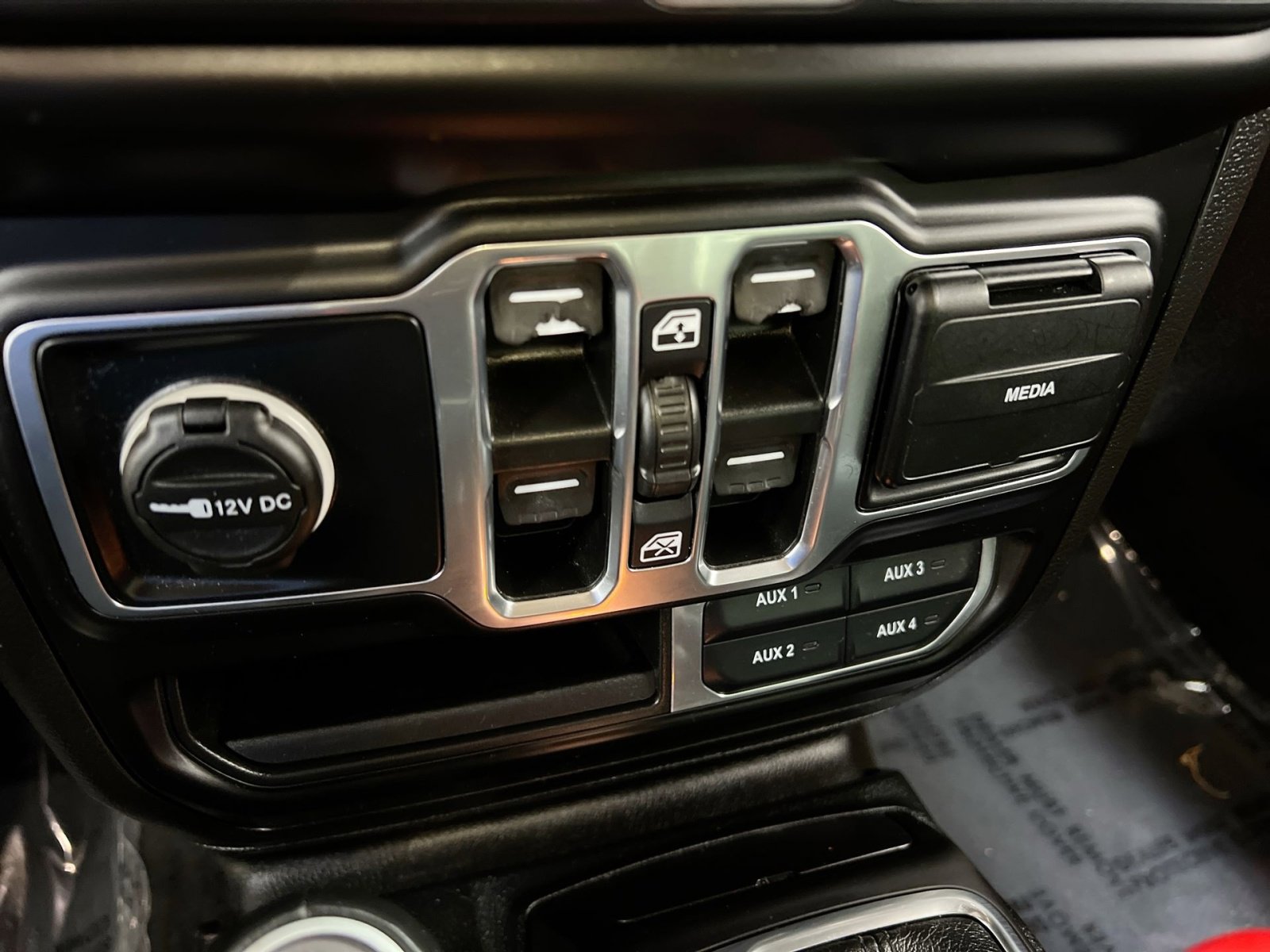 Used 2021 Jeep Wrangler Unlimited Sahara image 35