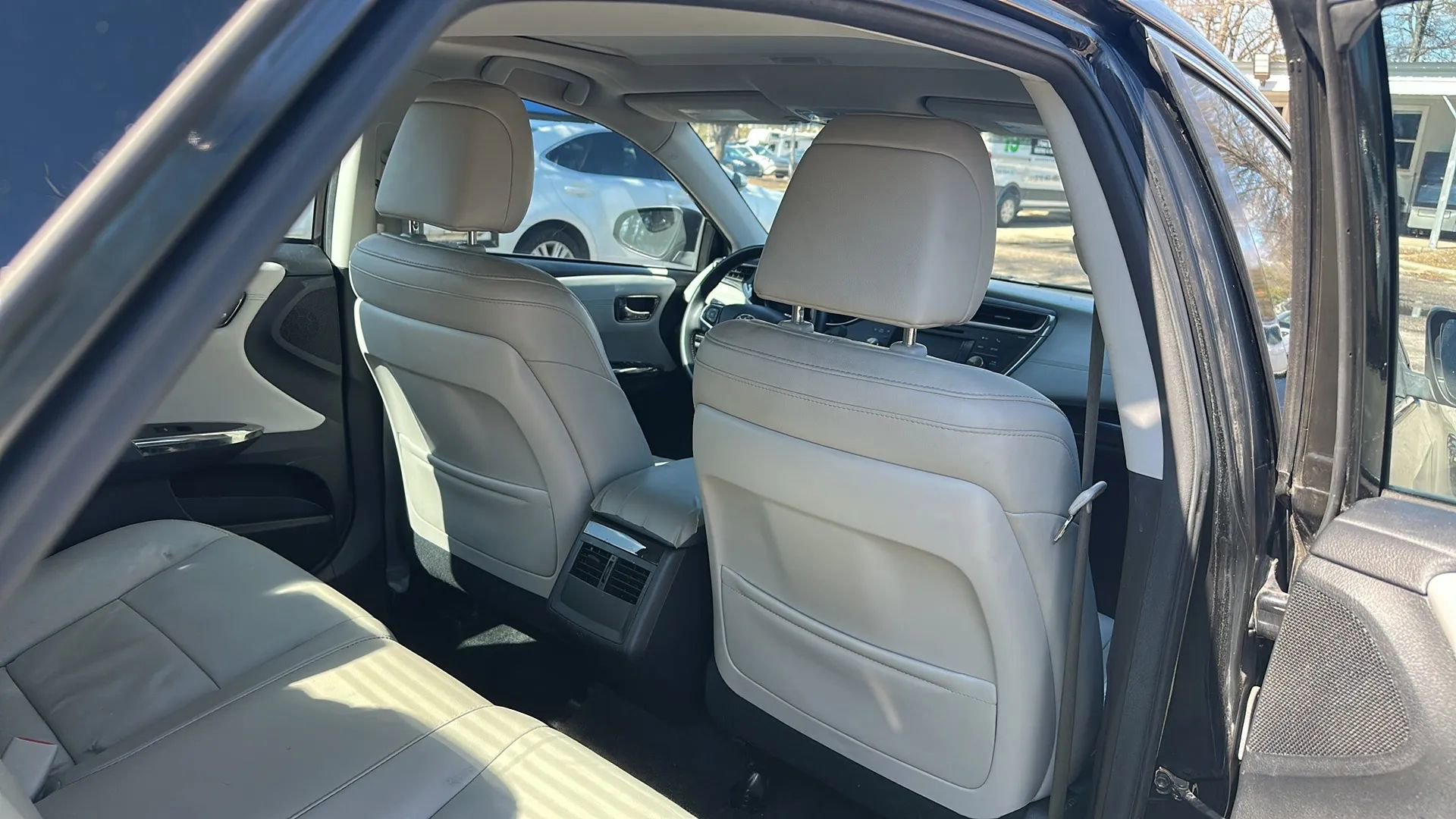 Used 2013 Toyota Avalon XLE Premium FWD image 19