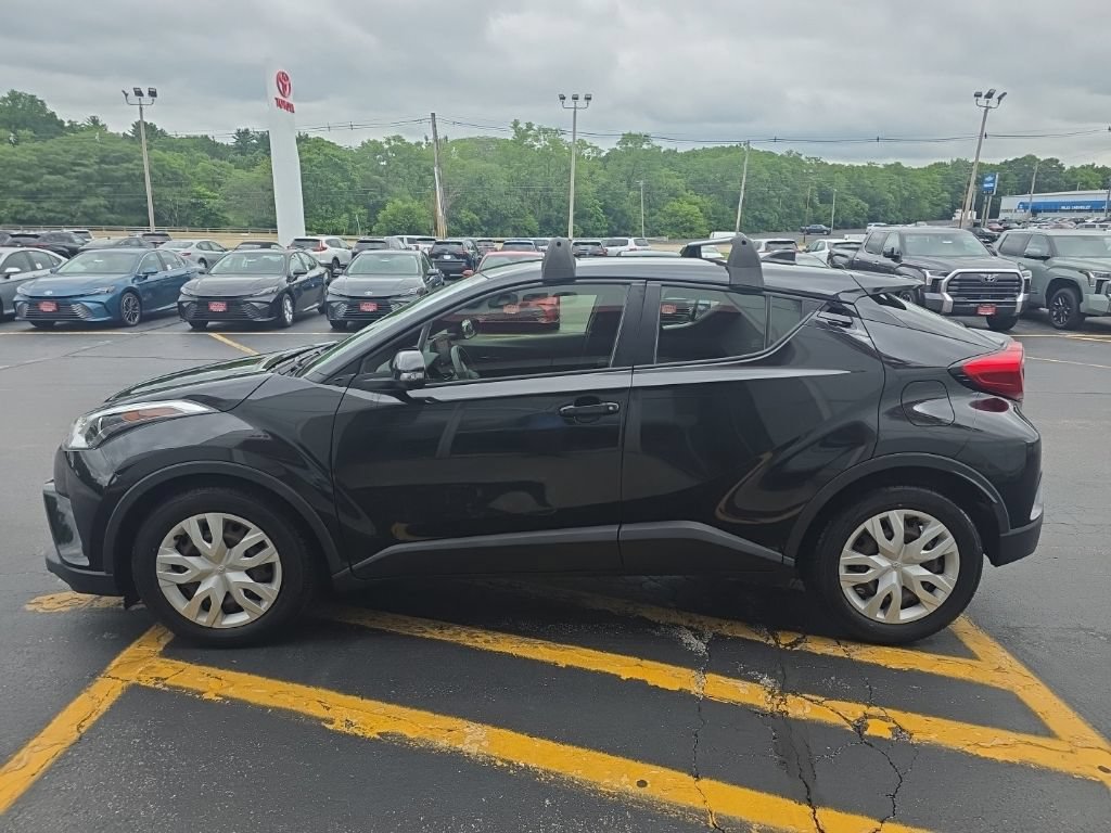 Used 2019 Toyota C-HR LE FWD image 7