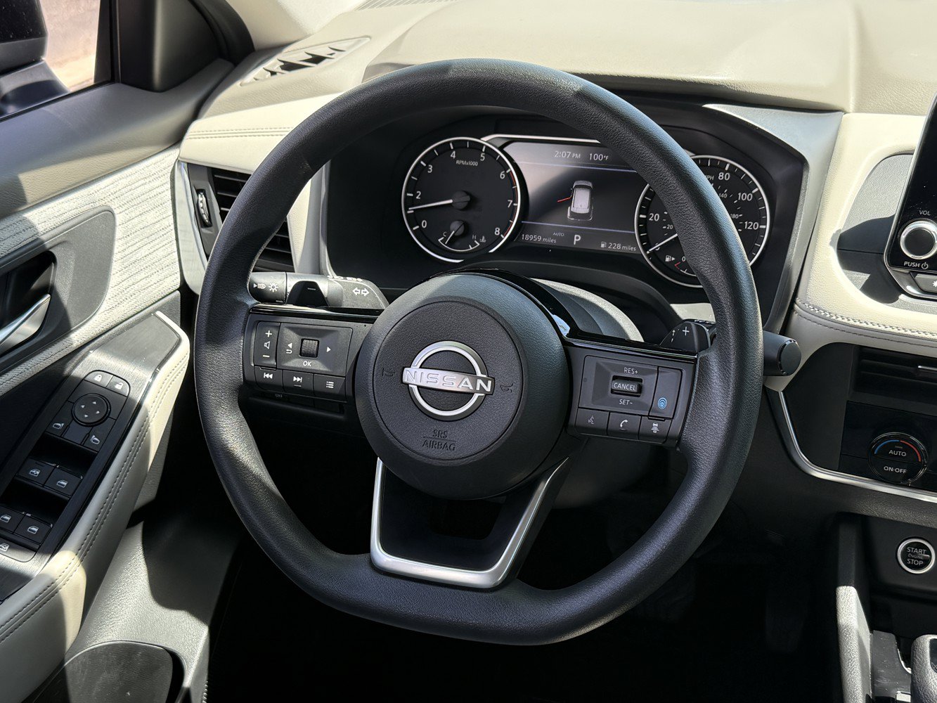 Used 2023 Nissan Rogue SV AWD/4WD image 21