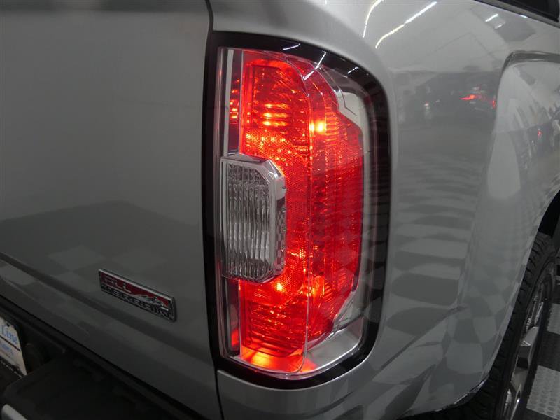 Used 2017 GMC Canyon SLE w/ All Terrain Package AWD/4WD image 14