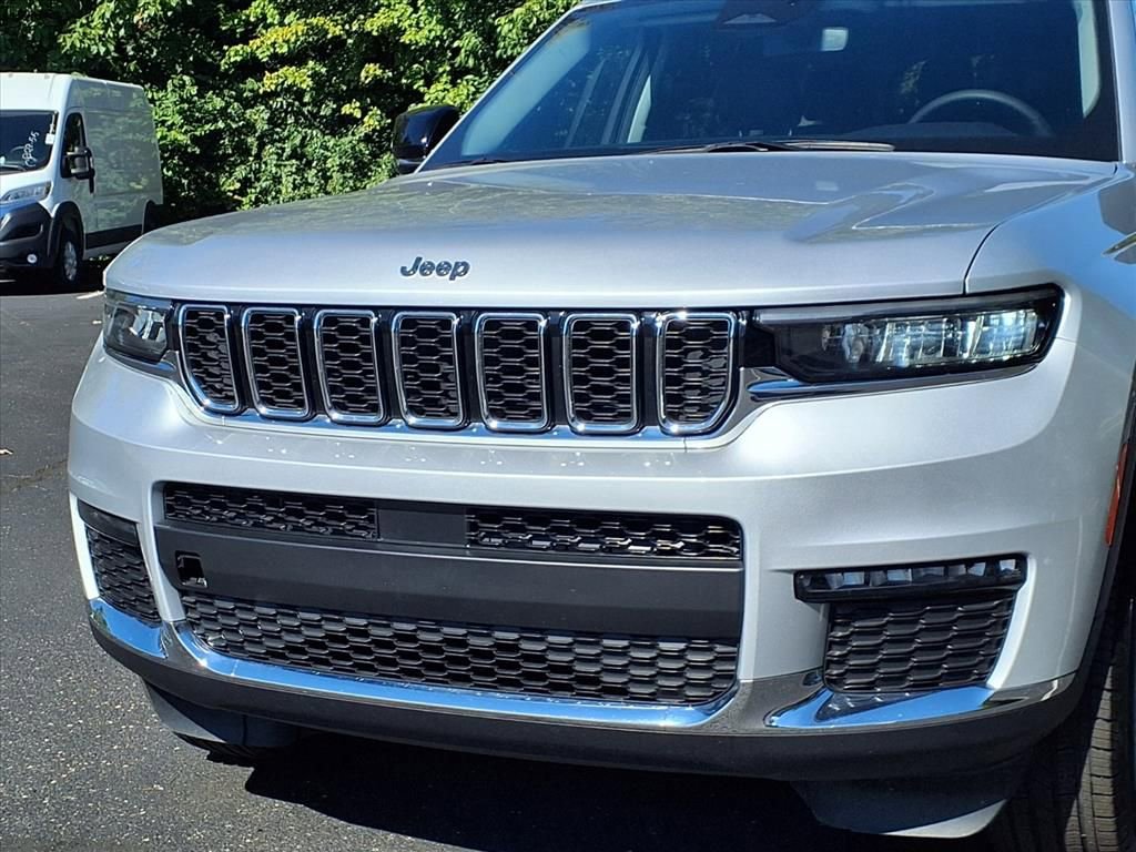 Certified 2023 Jeep Grand Cherokee L Limited image 23