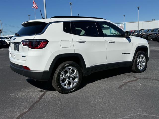 Certified 2026 Jeep Compass Latitude AWD/4WD image 3