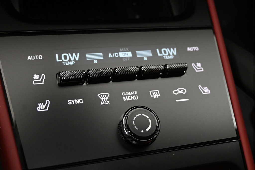 Certified 2025 Porsche Cayenne E-Hybrid AWD/4WD image 13