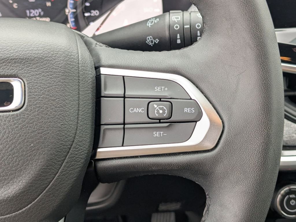 Used 2025 Jeep Compass Latitude image 19