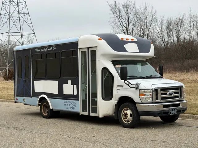 Used 2013 Ford E-350 and Econoline 350 Super Duty w/ Shuttle Bus Prep Pkg RWD image 39