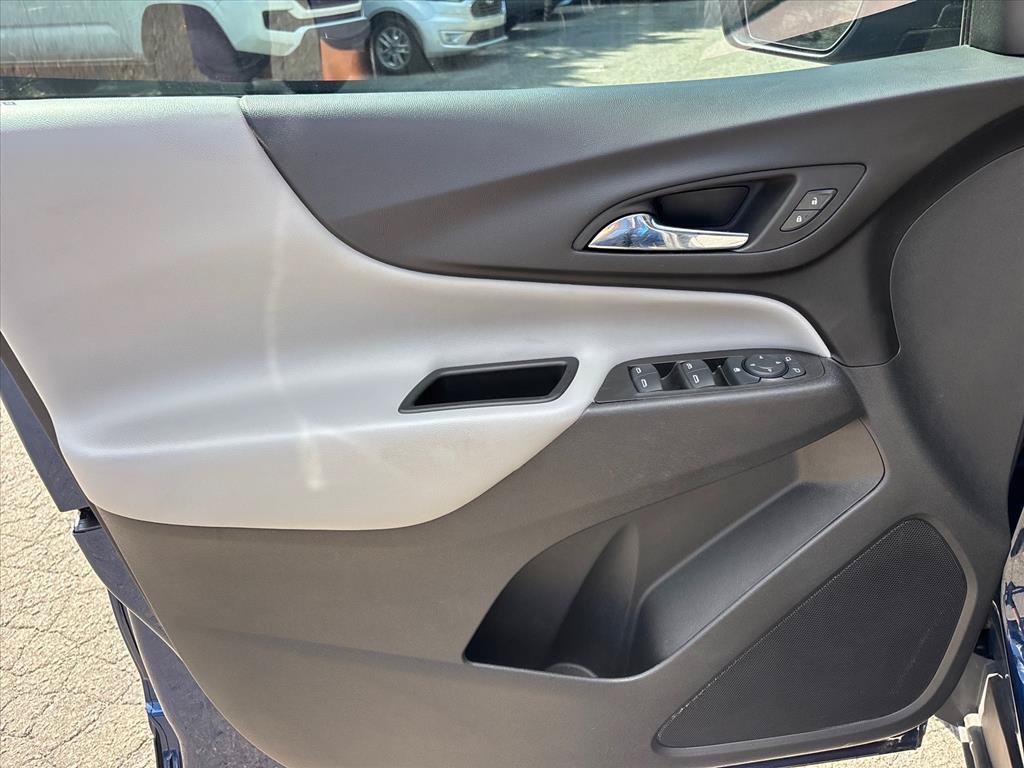 Used 2022 Chevrolet Equinox LS AWD/4WD image 17