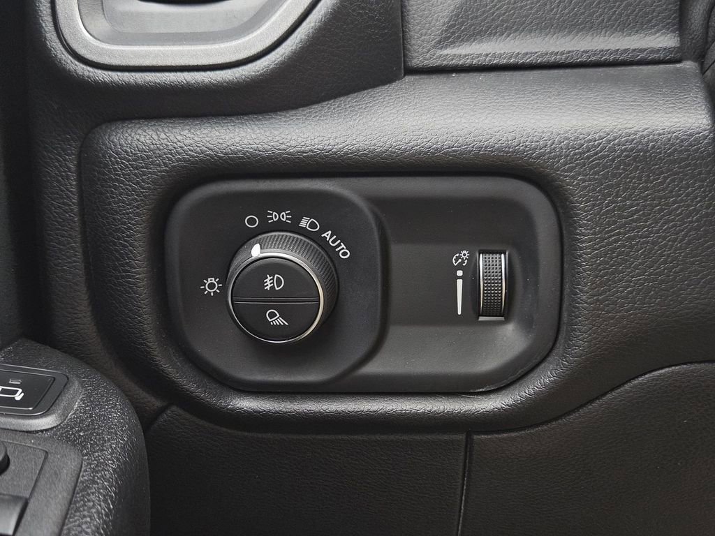 Used 2024 RAM 3500 Tradesman w/ Chrome Appearance Group image 26