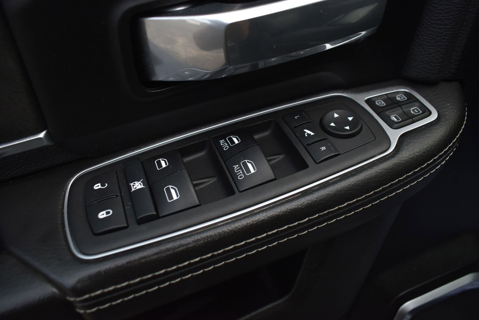 Used 2024 RAM 3500 Laramie w/ Night Edition image 13