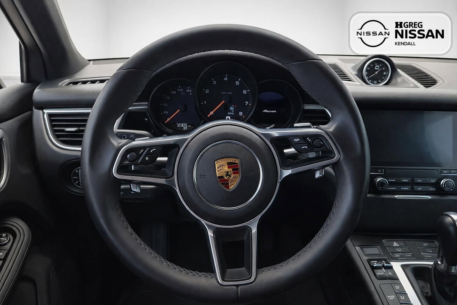 Used 2017 Porsche Macan AWD/4WD image 9