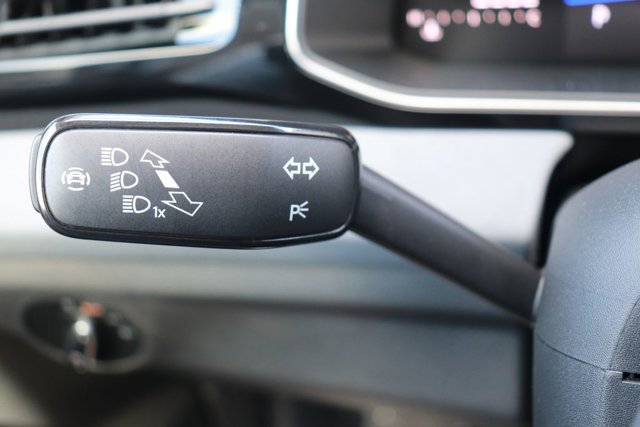 Used 2025 Volkswagen Jetta SE image 20