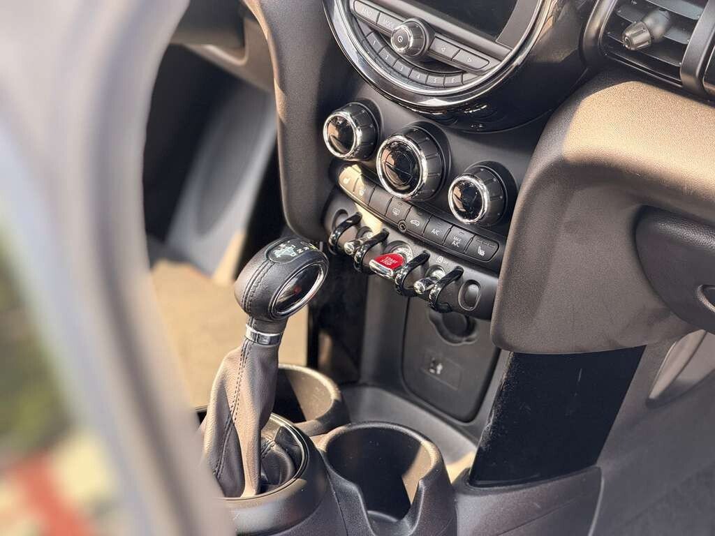 Used 2019 MINI Cooper 2-Door Hardtop FWD image 18