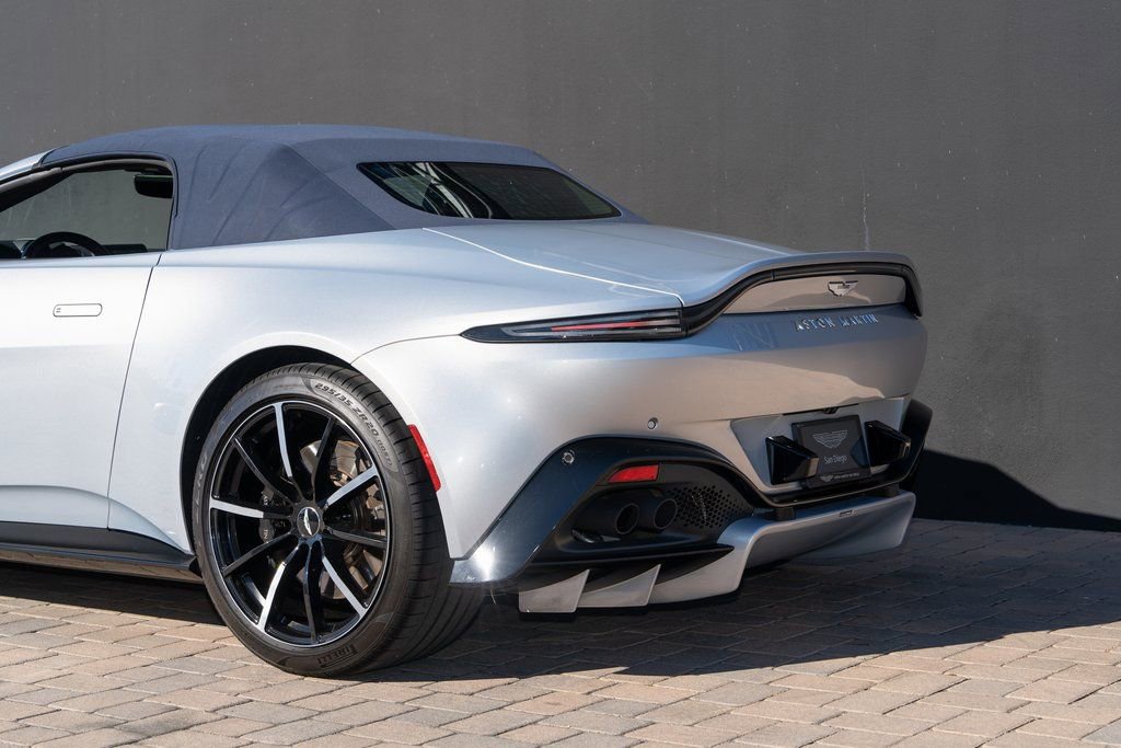 Used 2023 Aston Martin V8 Vantage Roadster RWD image 13