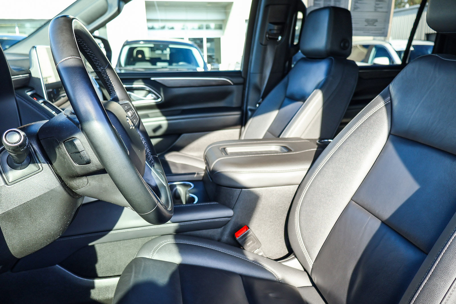 Used 2024 Chevrolet Suburban LT image 14