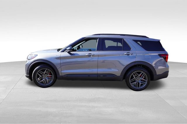 Used 2025 Ford Explorer ST-Line w/ ST-Line Street Pack AWD/4WD image 9