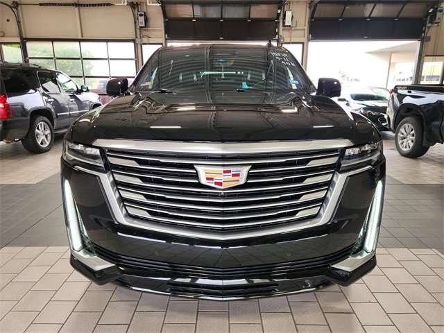 Used 2023 Cadillac Escalade Premium Luxury Platinum w/ Heavy-Duty Trailer Package AWD/4WD image 2