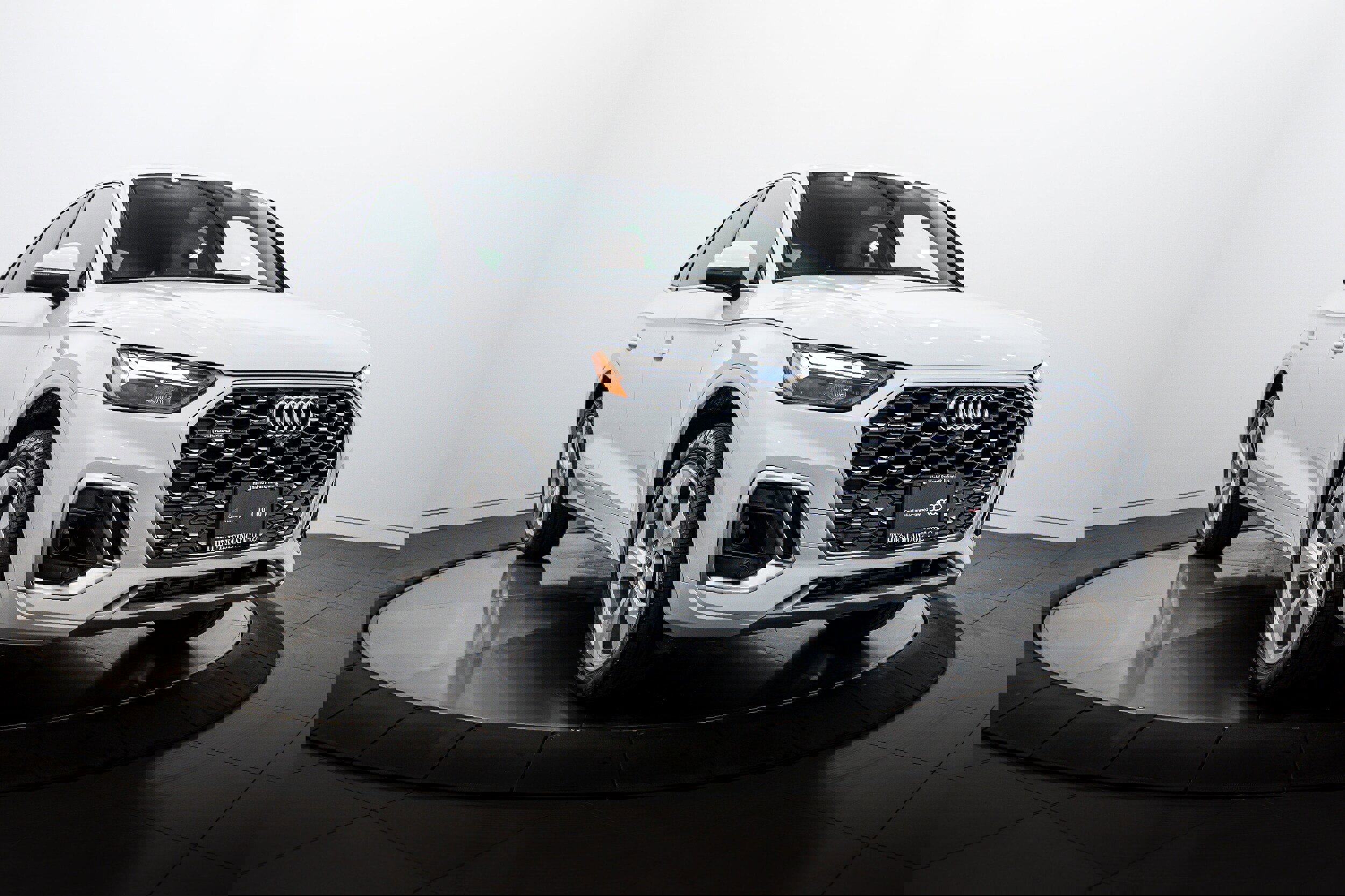 Certified 2025 Audi Q5 2.0T Premium Plus image 2