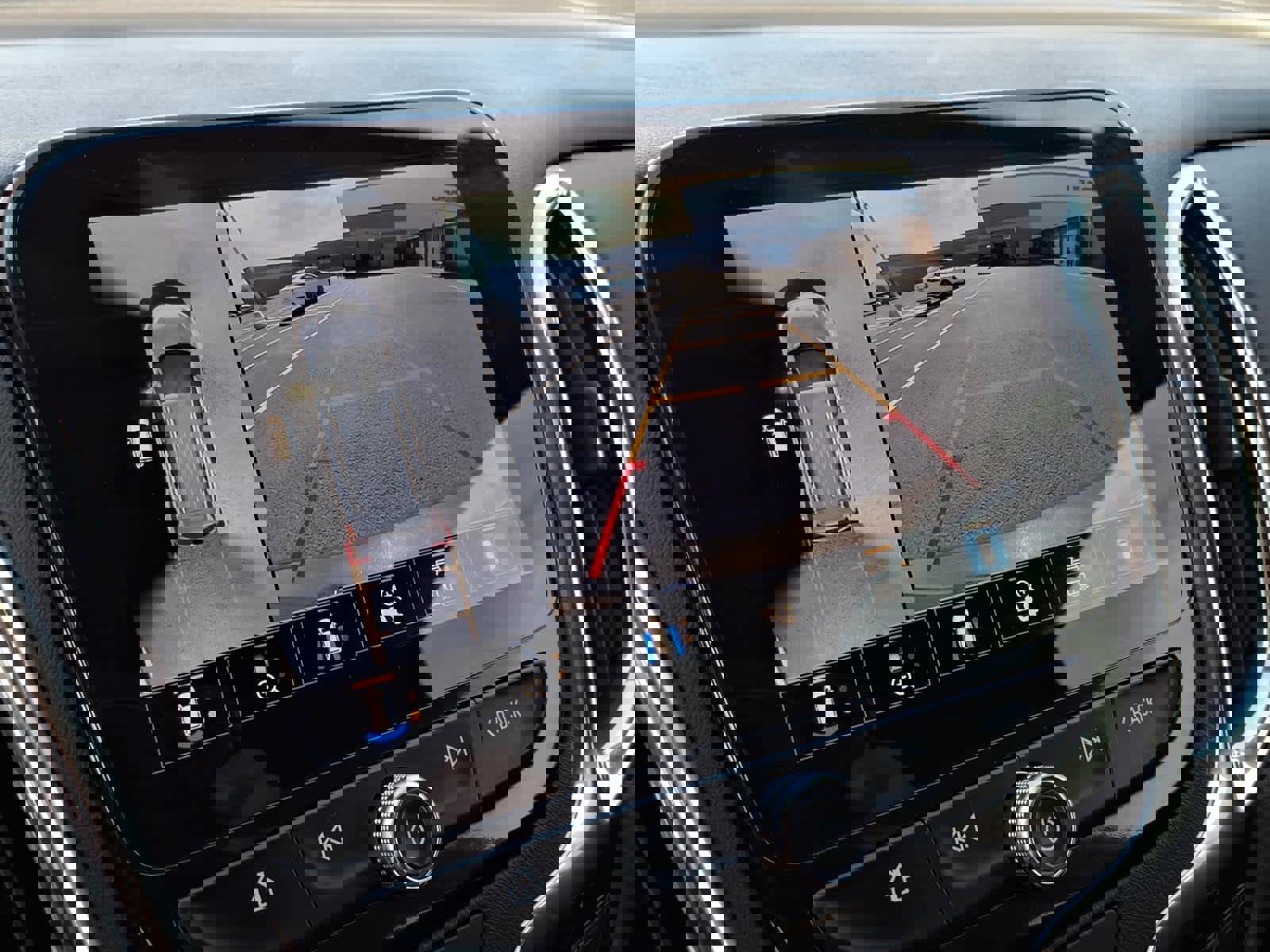 Used 2024 Chevrolet Equinox Premier image 36