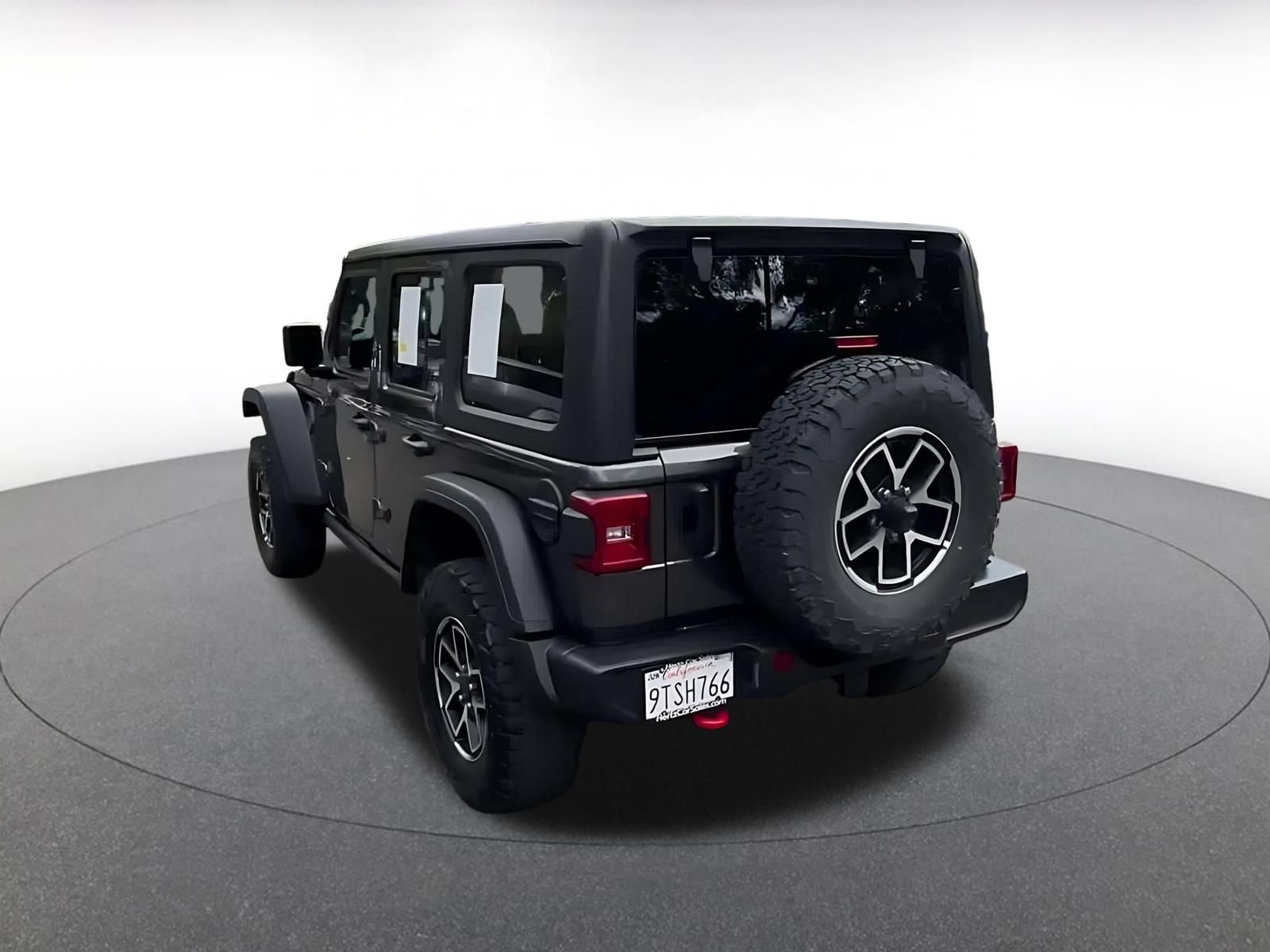 Used 2025 Jeep Wrangler Unlimited Rubicon AWD/4WD image 14