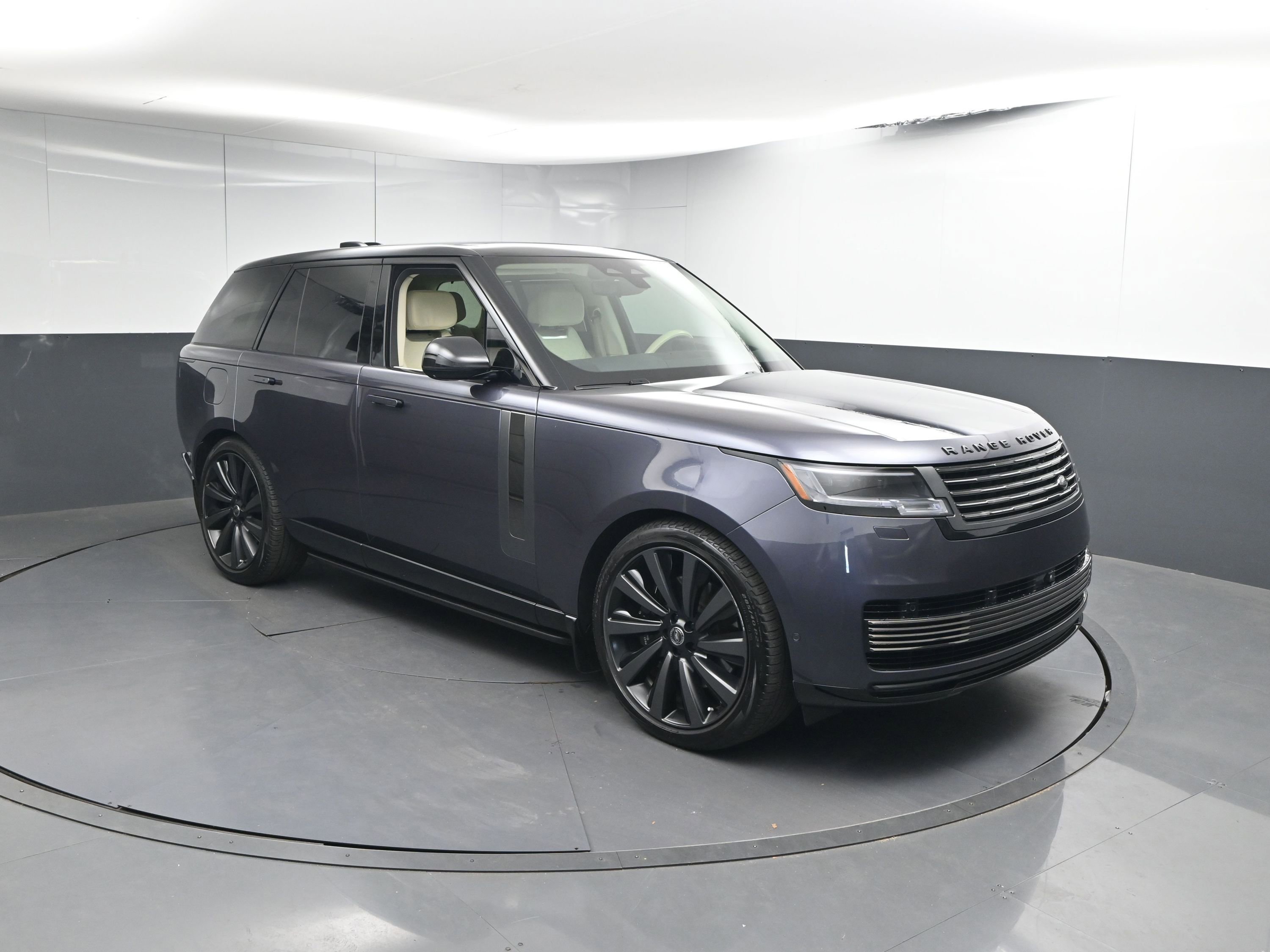 Used 2024 Land Rover Range Rover SV image 29
