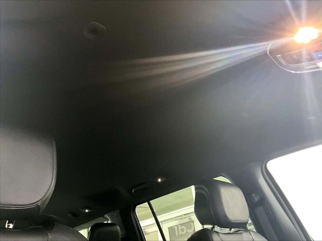 Used 2024 Jeep Wagoneer L Series III w/ Flexible Seating Group image 23