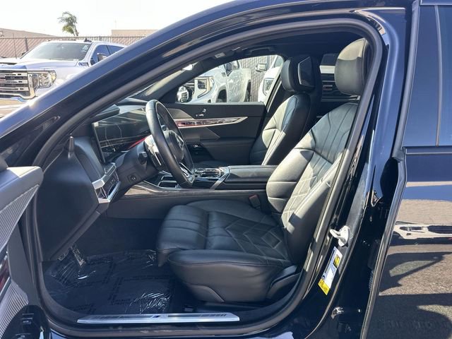Used 2024 BMW 740i image 19