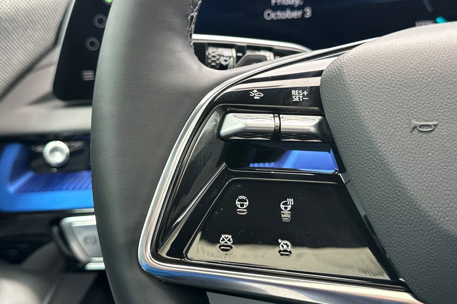 Certified 2025 Cadillac Optiq Luxury 1 image 35