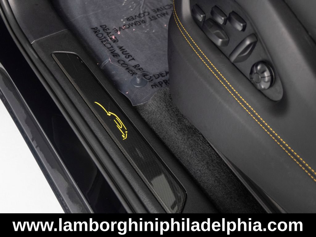 Used 2024 Porsche Cayenne Turbo GT AWD/4WD image 17