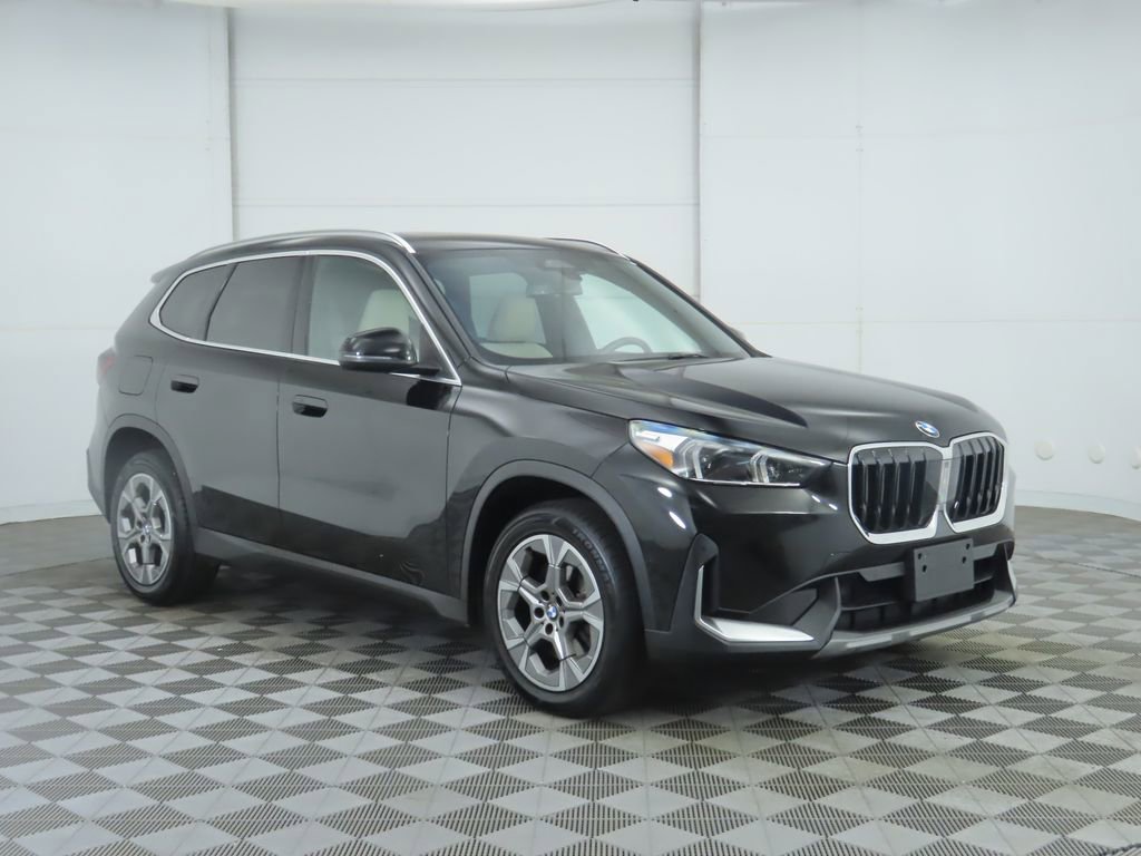 Used 2023 BMW X1 xDrive28i image 3