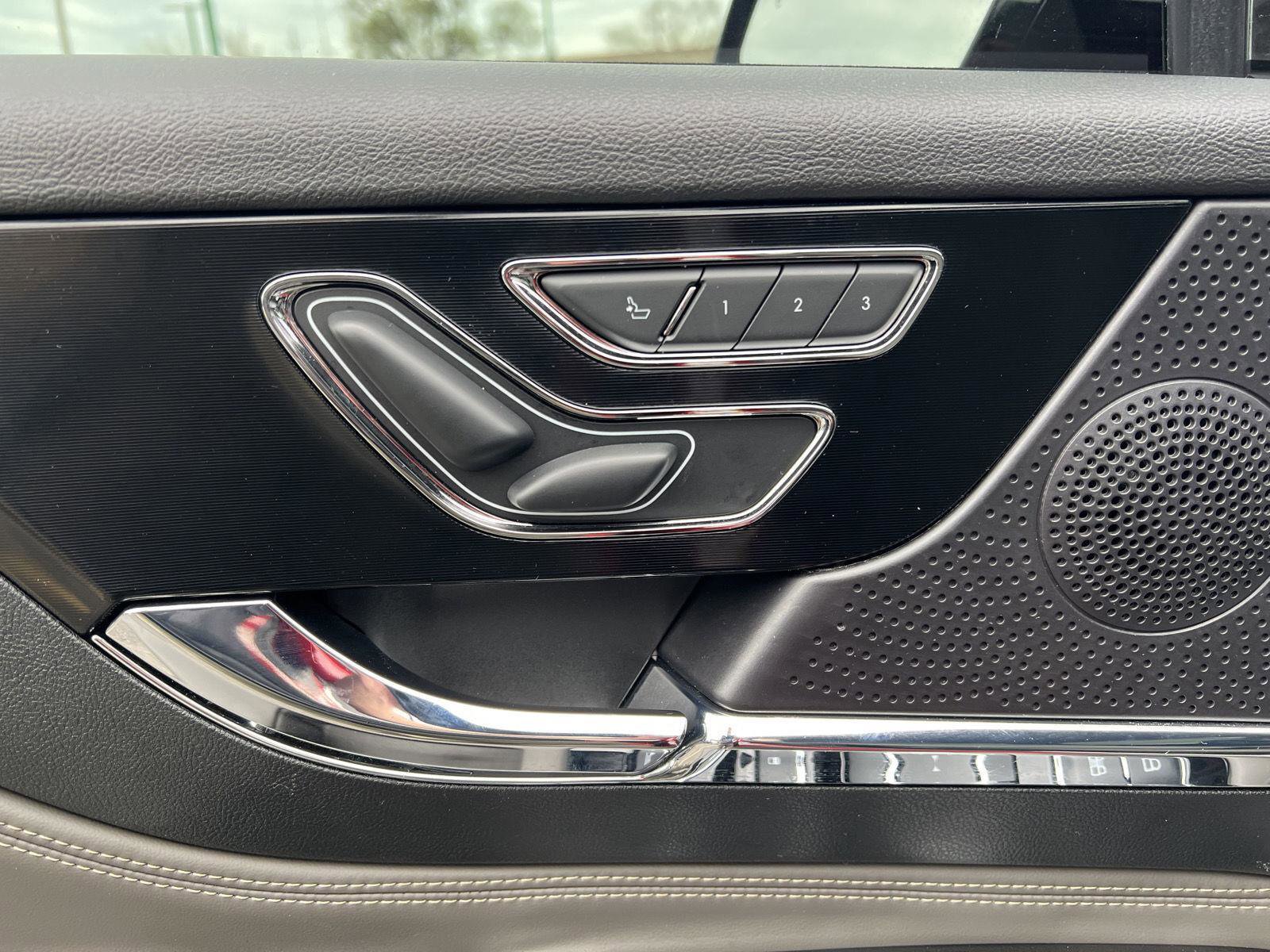 Used 2025 Lincoln Corsair AWD image 14