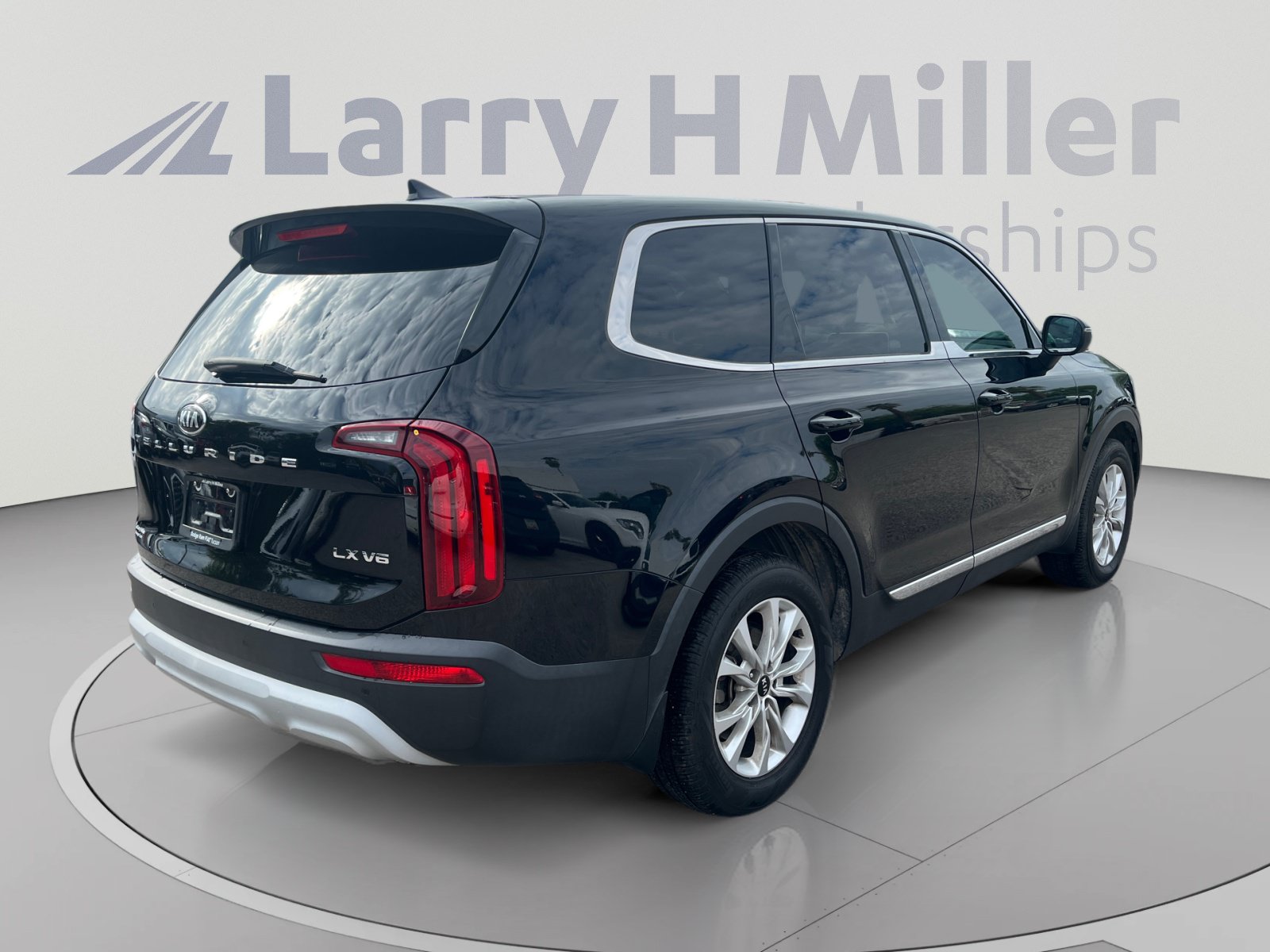 Used 2020 Kia Telluride LX FWD image 5