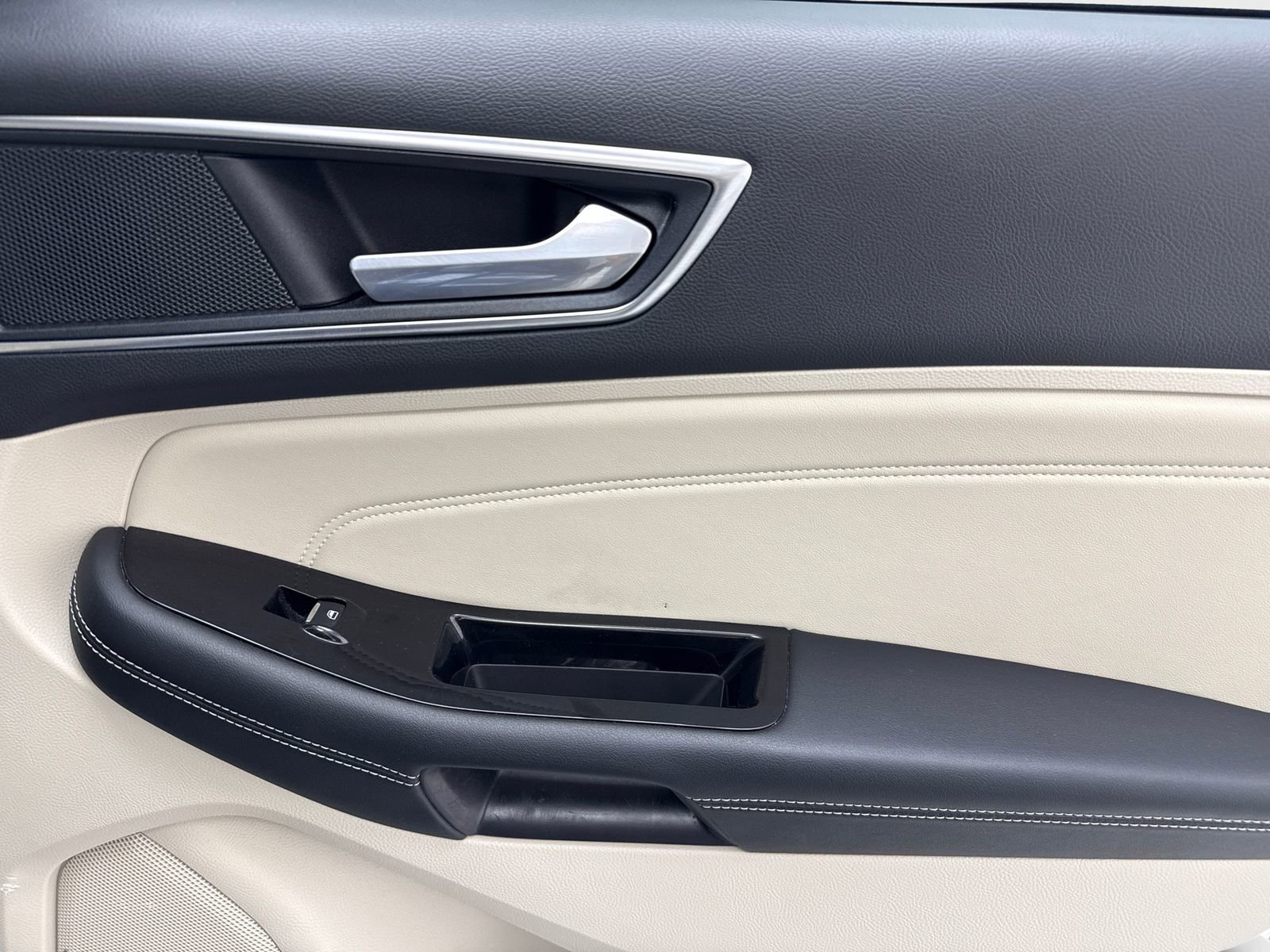 Used 2017 Ford Edge Titanium w/ Equipment Group 301A FWD image 47