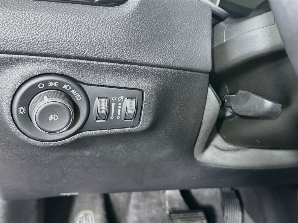 Used 2018 Jeep Compass Limited AWD/4WD image 19