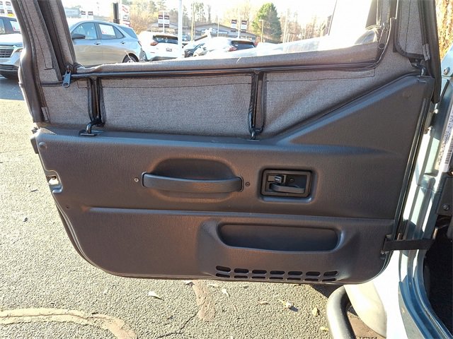 Used 1999 Jeep Wrangler SE image 12