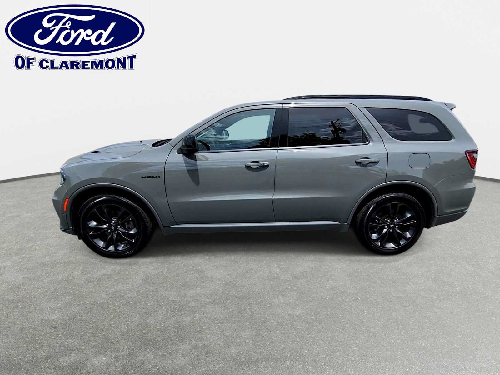 Used 2024 Dodge Durango R/T w/ Blacktop Package AWD/4WD image 5