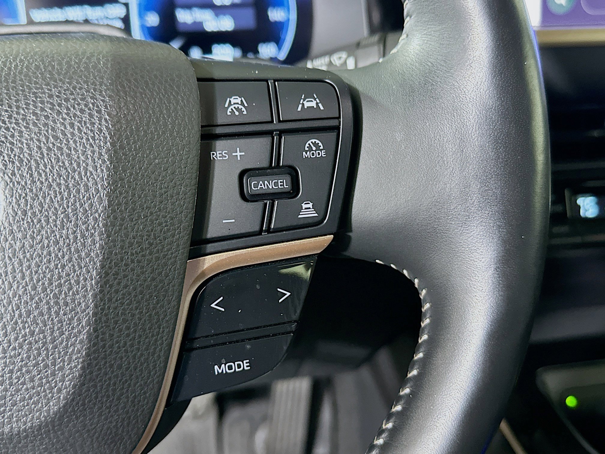 Used 2024 Toyota Crown Platinum AWD/4WD image 17