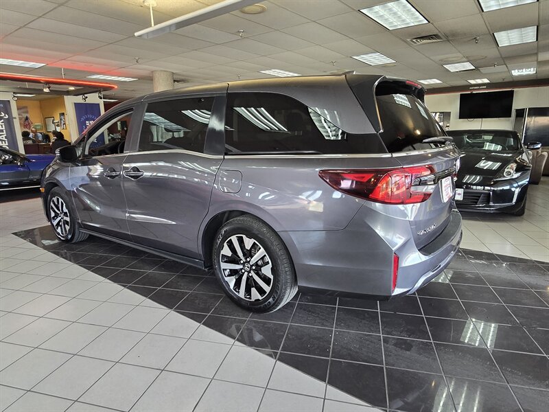 Used 2025 Honda Odyssey EX-L image 6