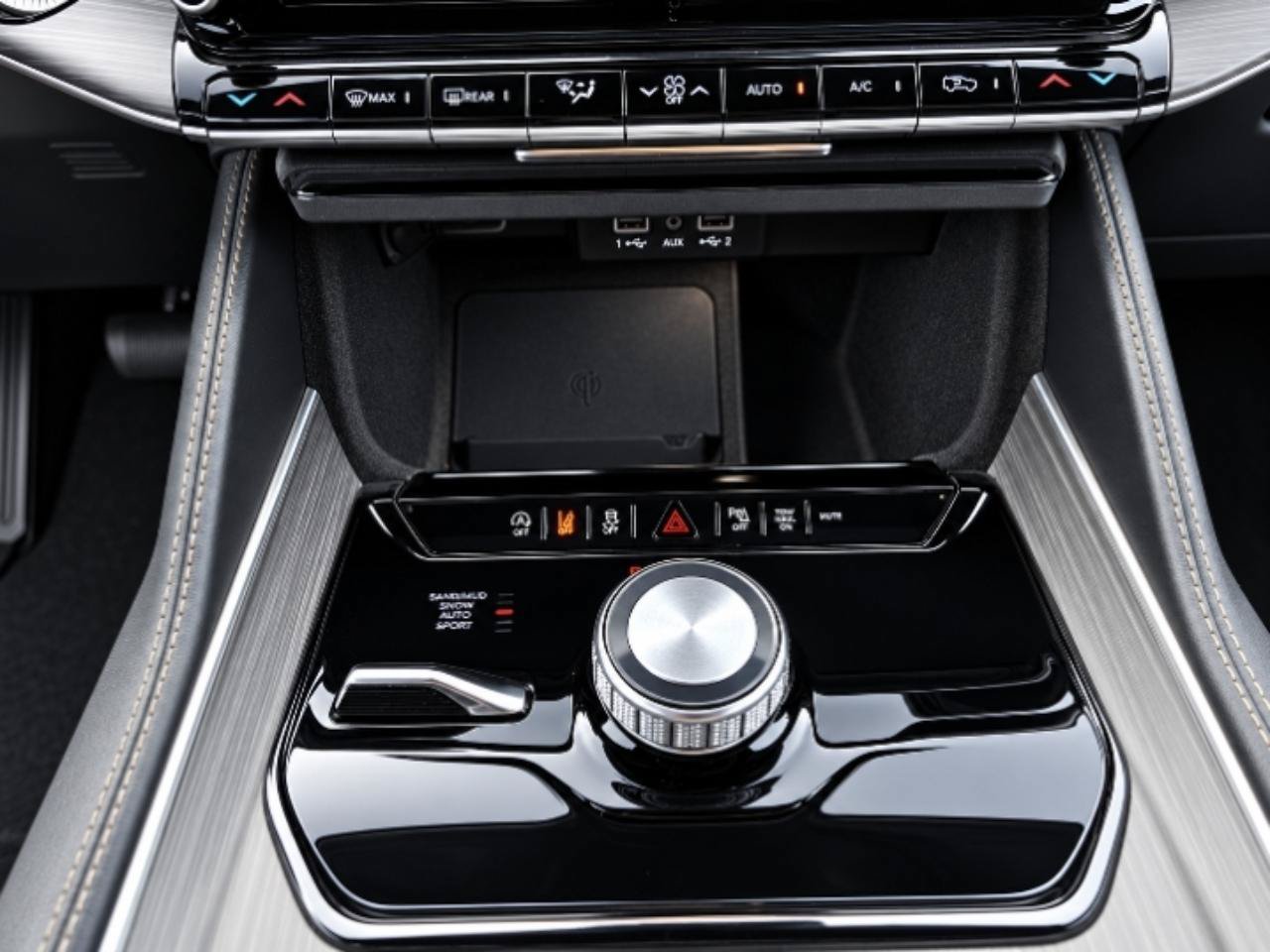 Used 2024 Jeep Wagoneer L Series II AWD/4WD image 24