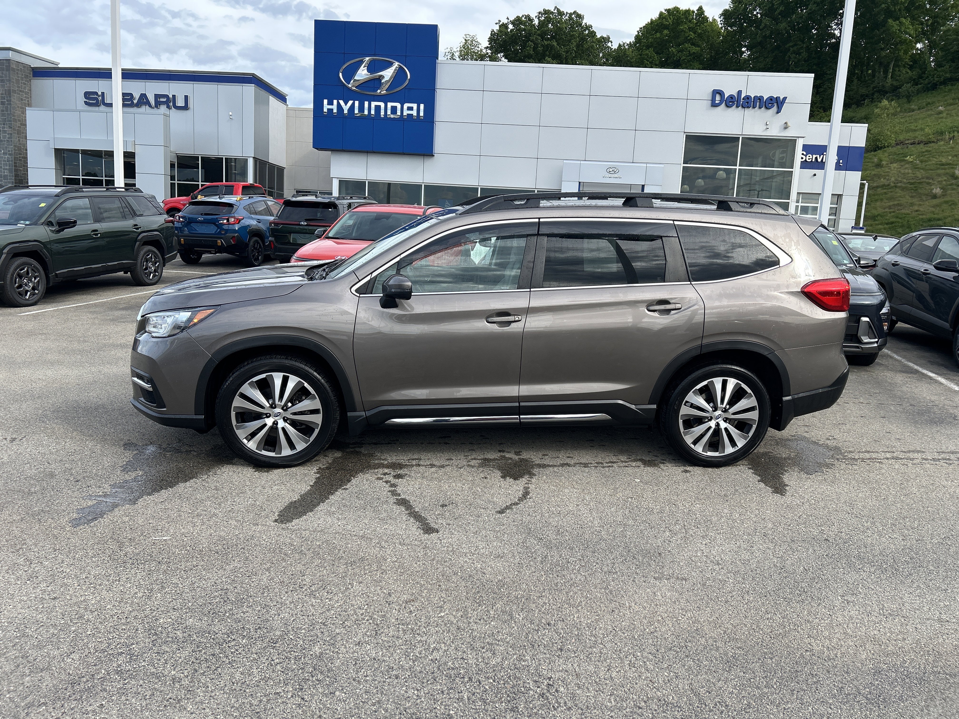 Used 2022 Subaru Ascent Limited w/ Technology Package AWD/4WD image 8