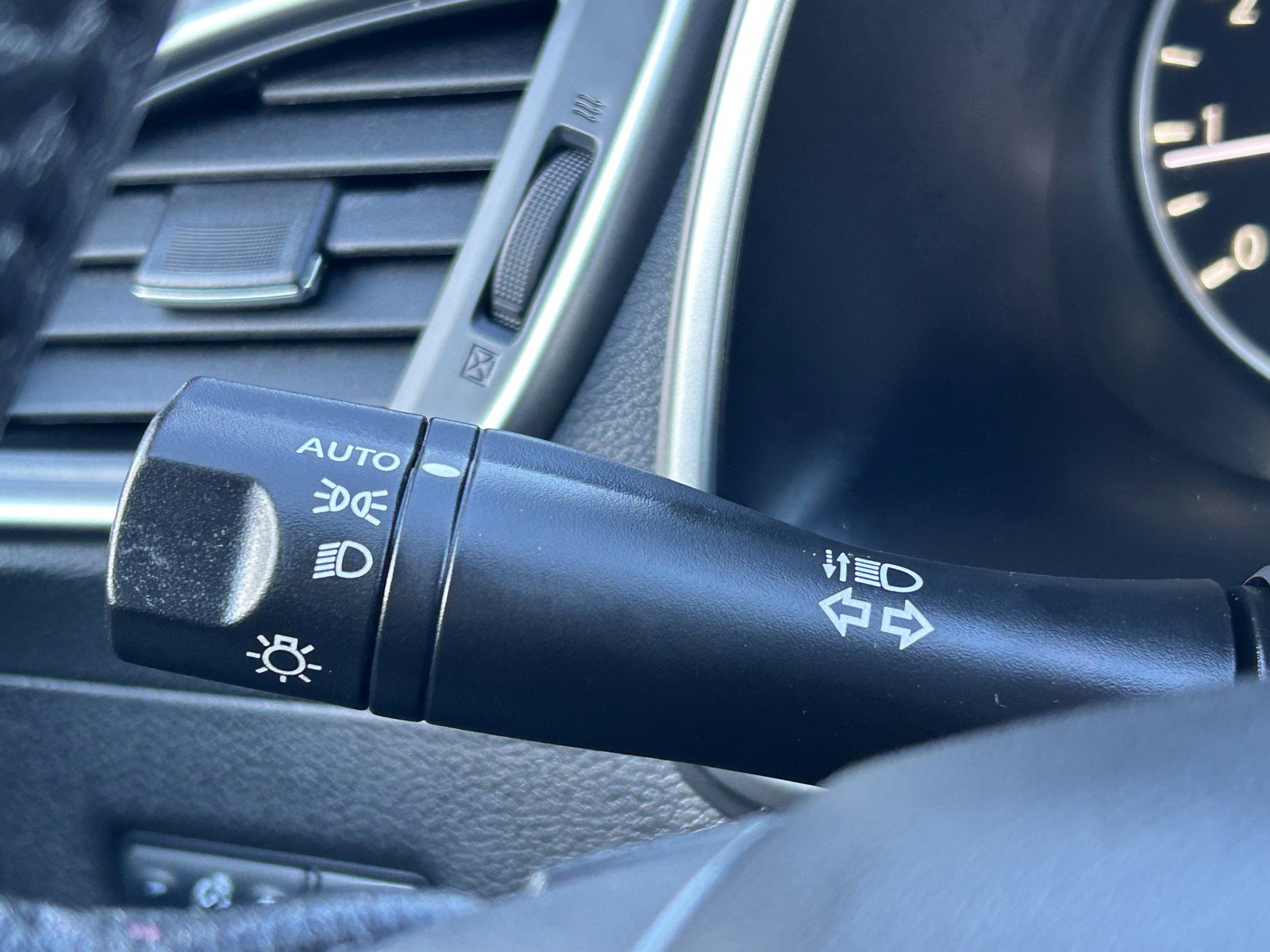 Used 2023 Nissan Murano SV image 23