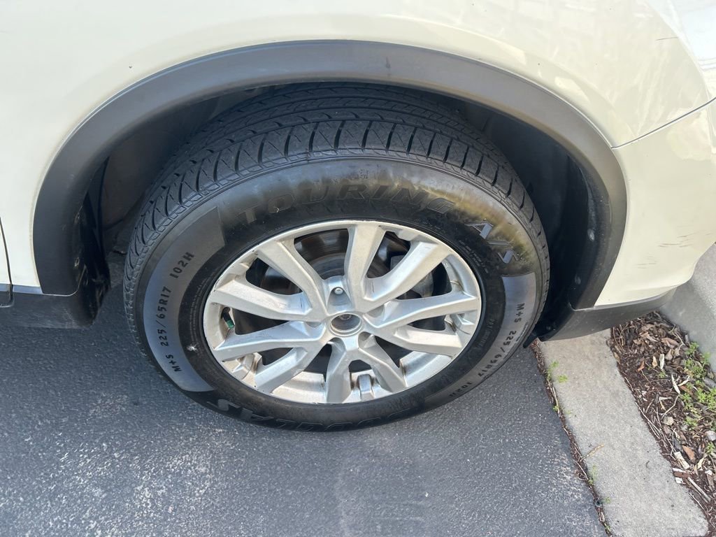 Used 2017 Nissan Rogue SV image 15