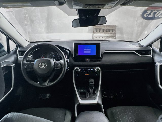 Used 2025 Toyota RAV4 XLE w/ Convenience Package FWD image 28