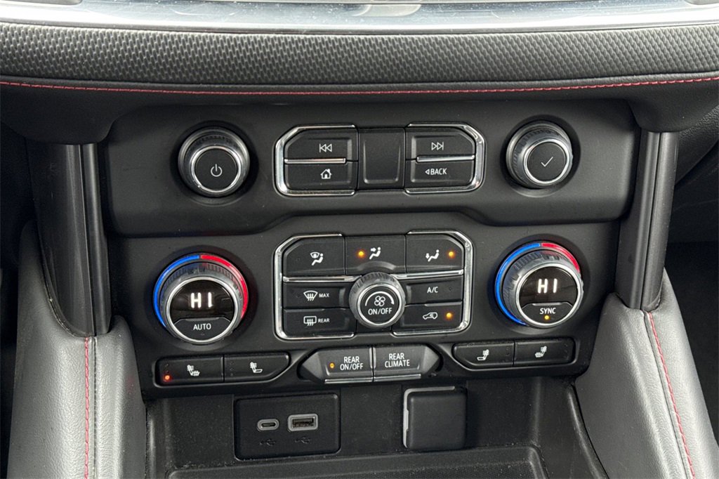 Used 2024 Chevrolet Suburban RST image 32